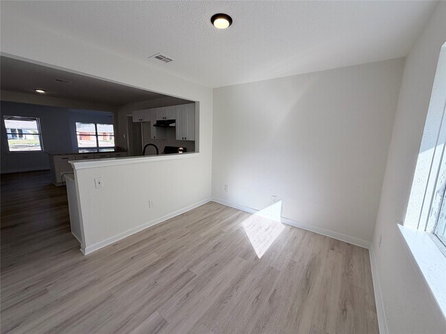 Building Photo - 4601 W 43rd St