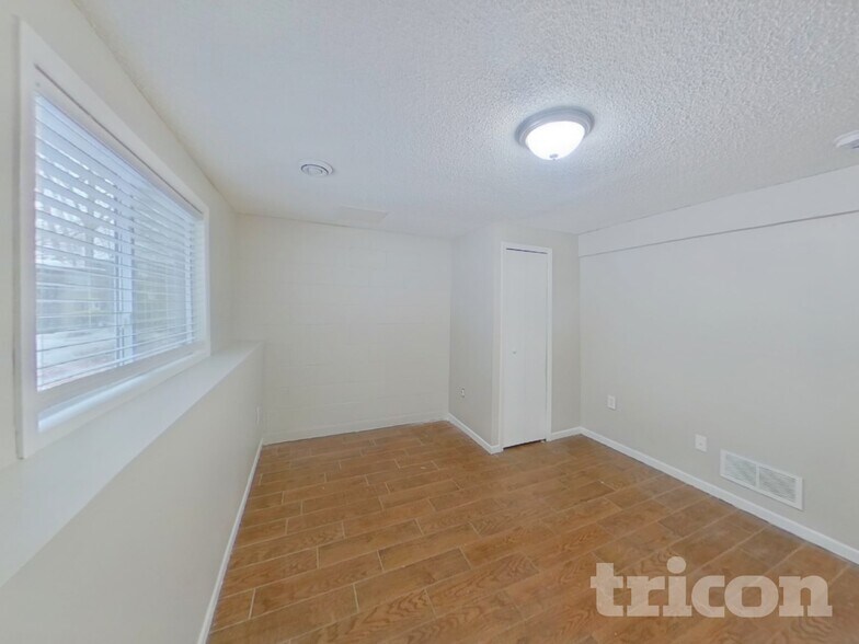 Building Photo - 3200 Jurdy Ct S