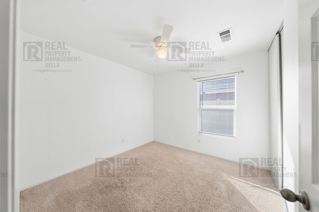 Building Photo - Spacious 4-Bed, 2-Bath Open-Concept Home i...