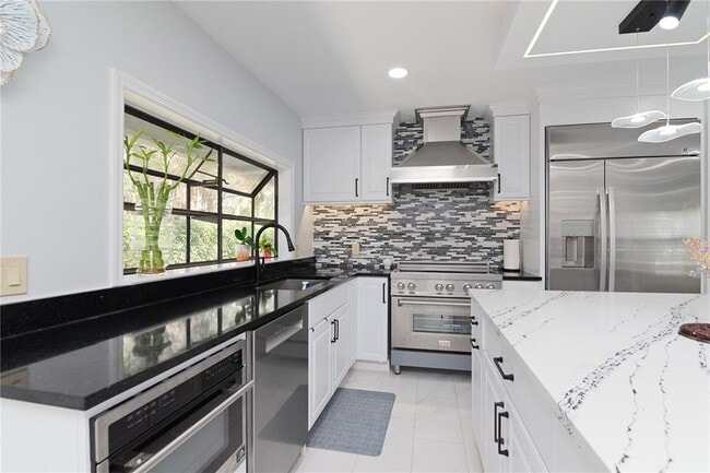 Building Photo - 4202 Deepwater Ln