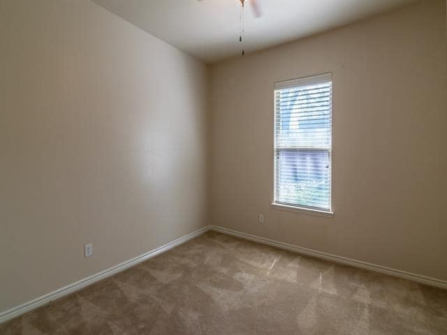 Building Photo - 472 Northbrook Ave