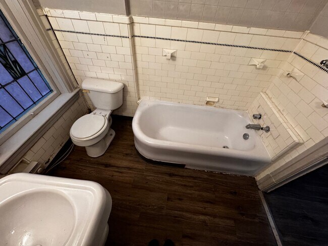 Building Photo - 1921 Market St