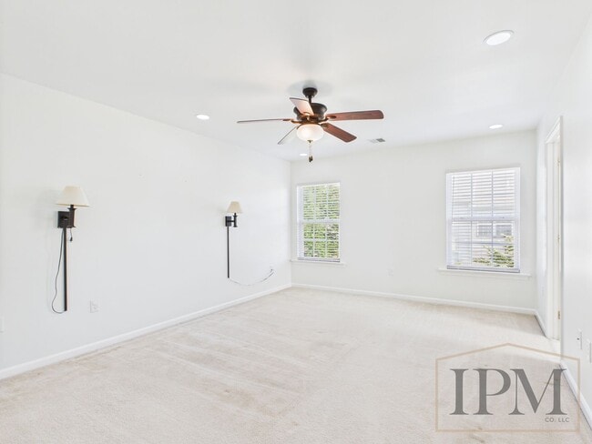 Building Photo - Available Now - 3 Bedroom Home in Dallasto...