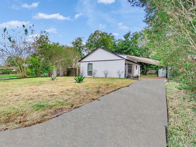 Building Photo - 4418 Dacca Dr