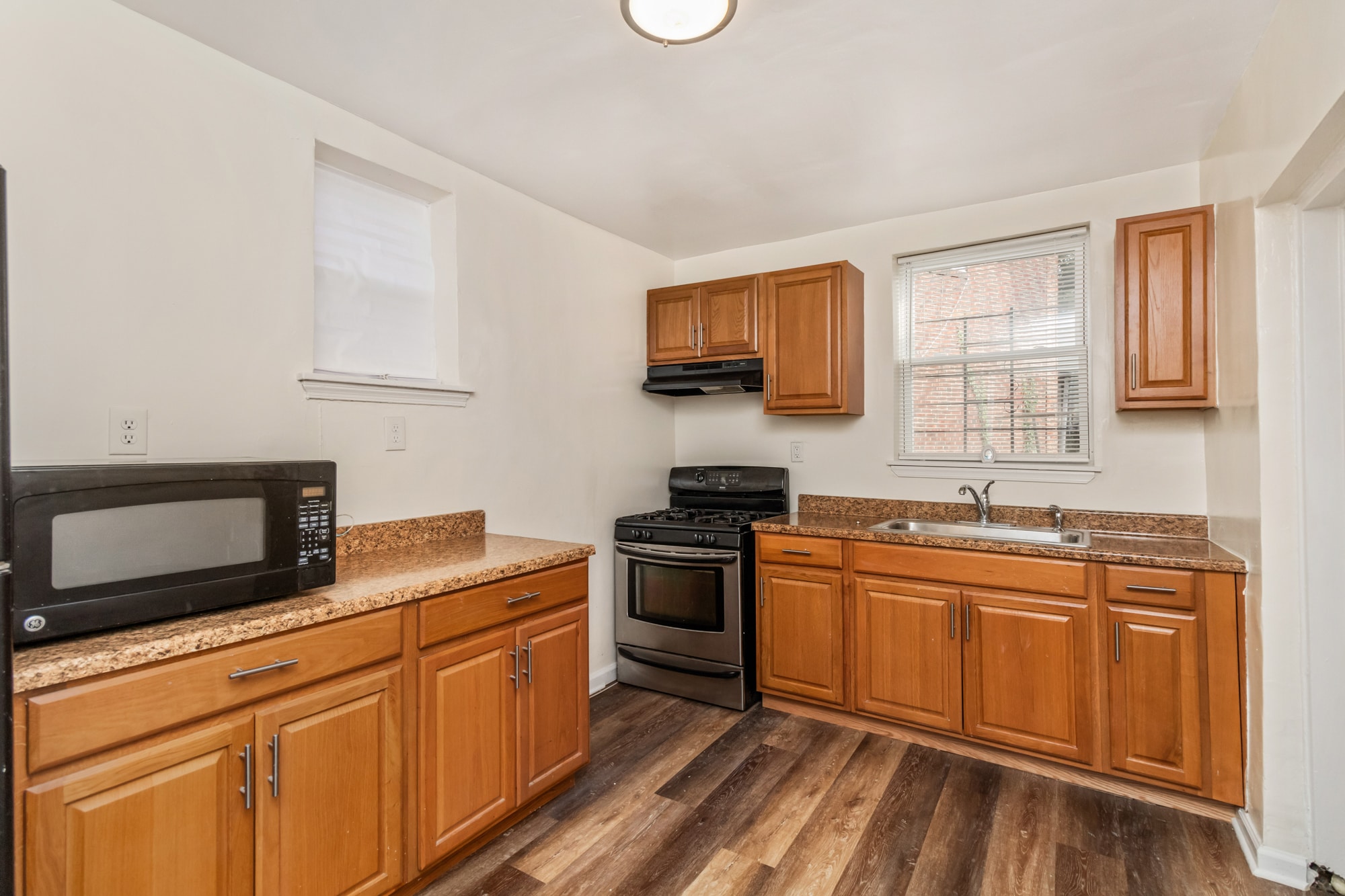 Building Photo - 2915 Oakford Ave