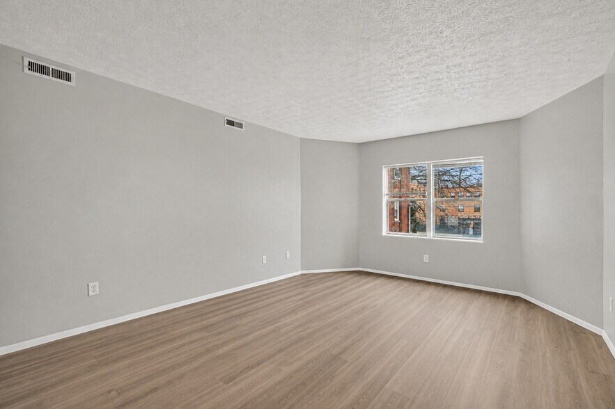 Building Photo - 564 Glenwood Ave