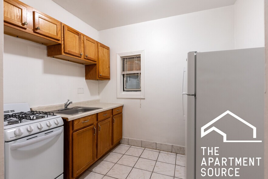 Building Photo - 4854 N Damen Ave