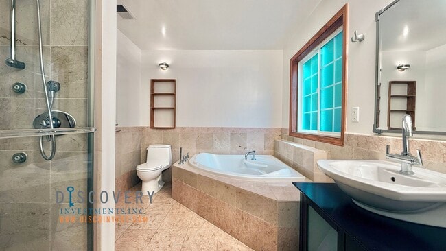 Building Photo - Contemporary Upper Broadway Terrace Four B...