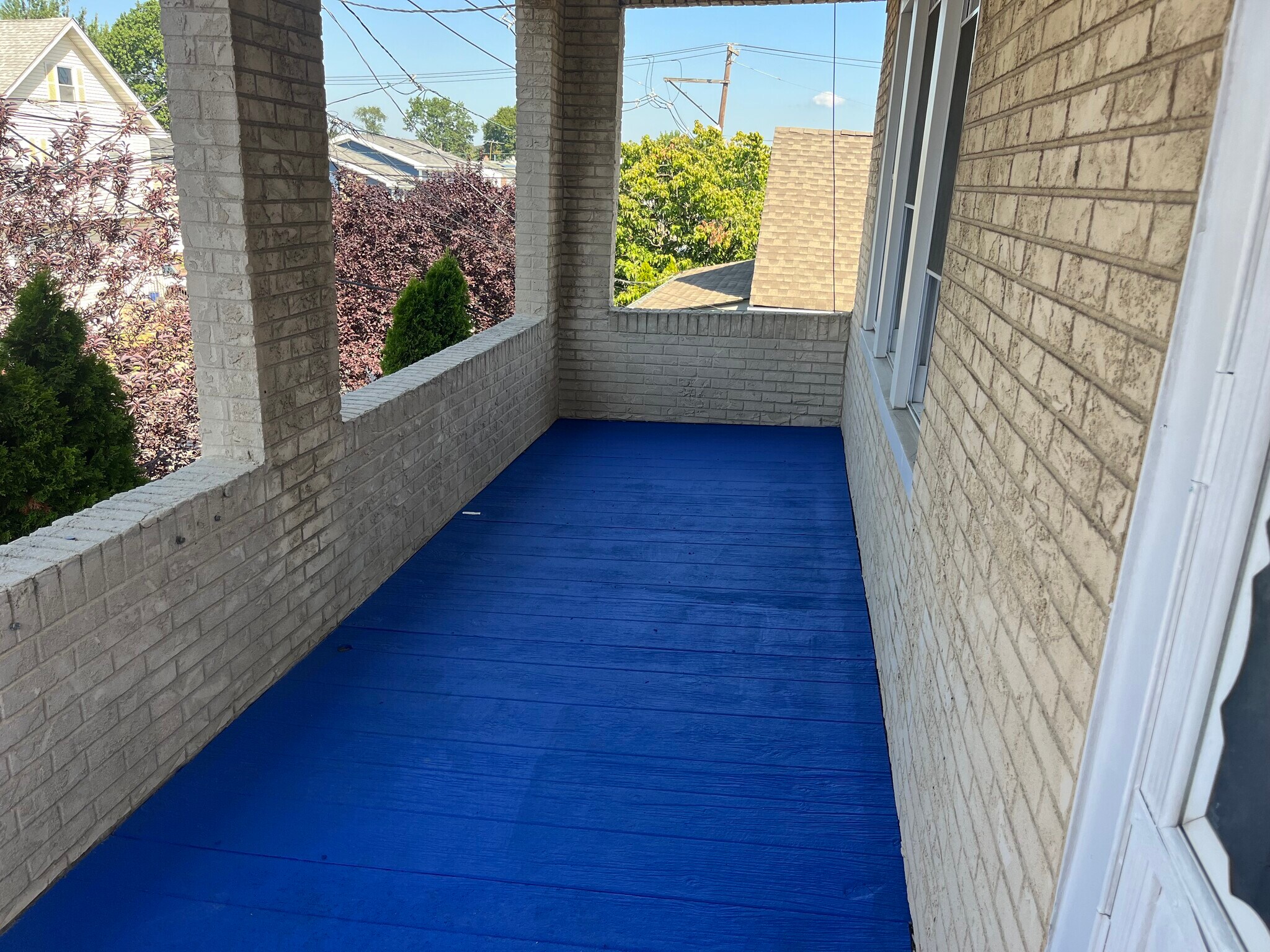 Building Photo - 247 Elm St