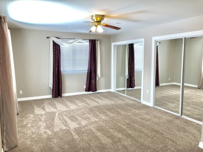Building Photo - Perfect locale 3 Bed/2Bath Single Family H...