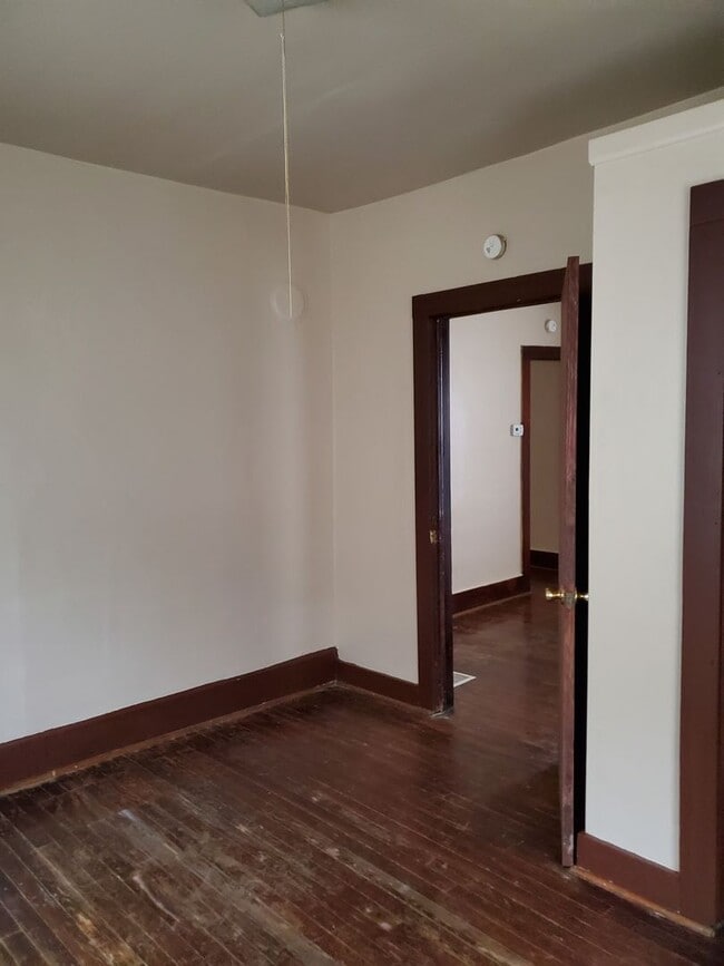 Building Photo - 2 Bed/1Bath house