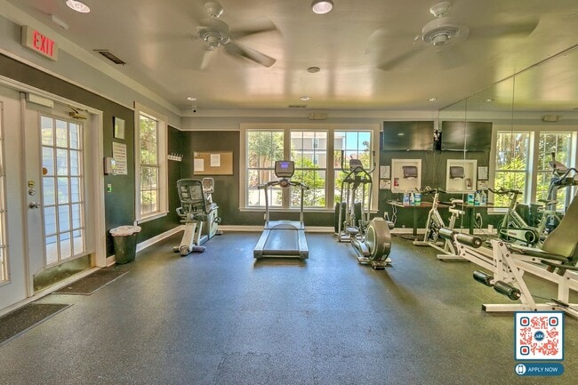 Building Photo - MOVE IN THIS YEAR - FREE MONTH'S RENT IN 1st 90 DAYS!