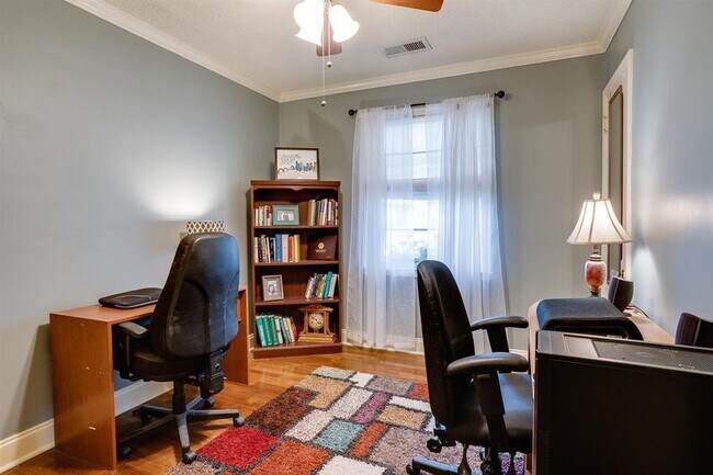 Building Photo - 426 Lytle St