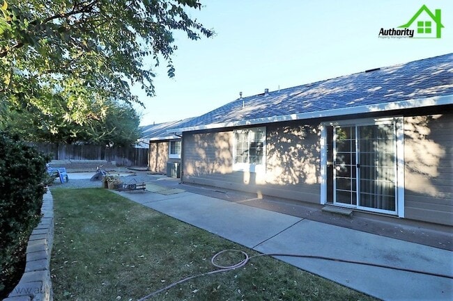 Building Photo - 1708 Gold Hills Dr