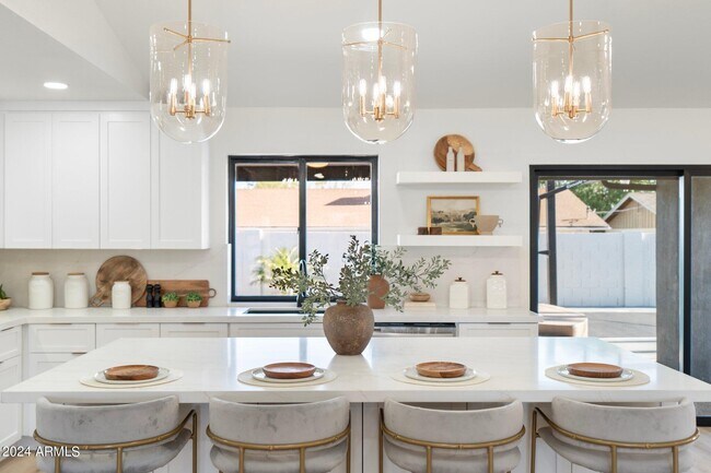 Building Photo - 1643 W Griswold Rd