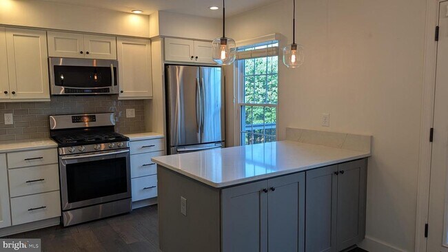 Building Photo - 20970 Rootstown Terrace