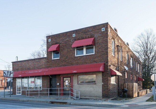 Building Photo - 1751 S Main St