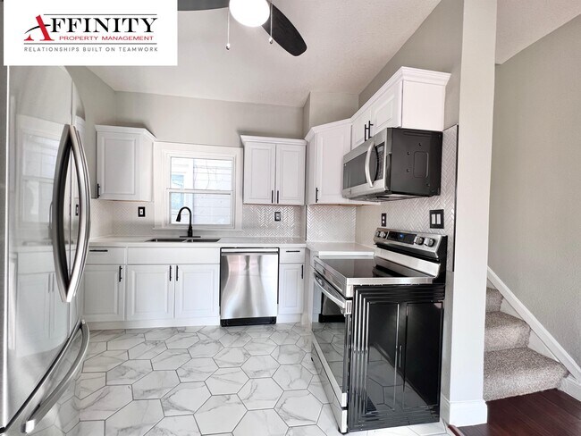 Building Photo - 3606 S Benton Ave