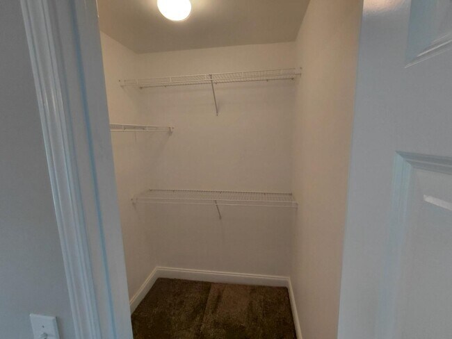 Building Photo - 300 Hampton Forest Dr