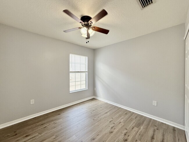 Building Photo - 10325 Boyette Creek Blvd