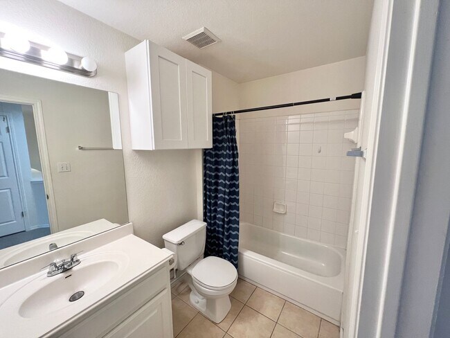 Building Photo - Beautiful 4BD and 2.5BA home in South Aust...