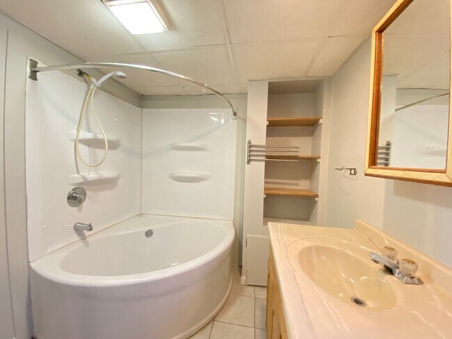 Building Photo - 1 Bedroom In Merrillville