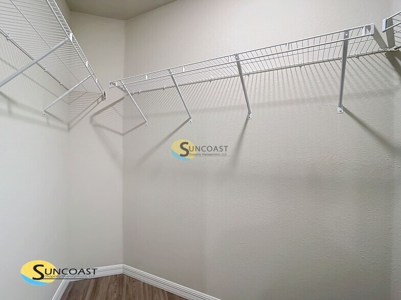 Building Photo - 12007 Henley Ave