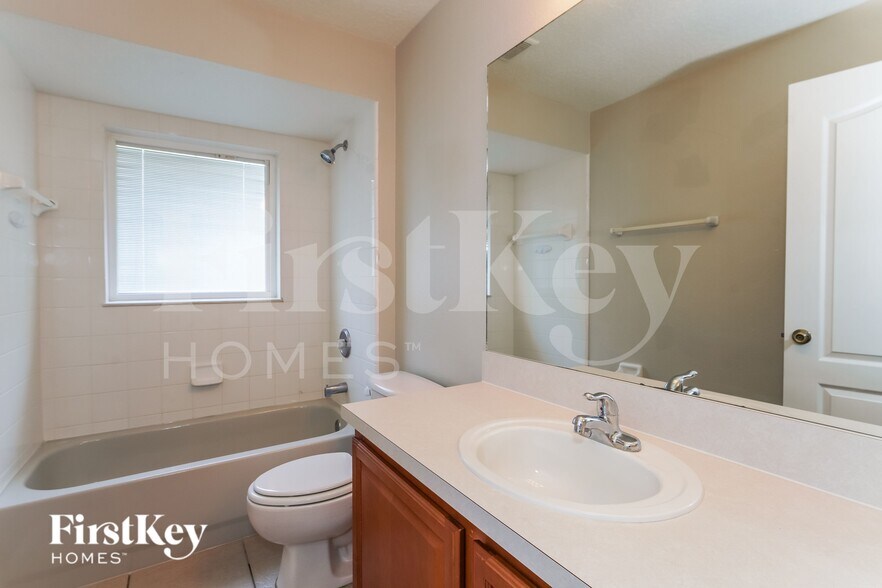 Building Photo - 10934 Crescent Ridge Loop