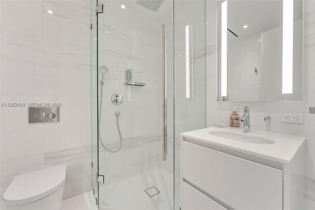 Building Photo - 300 Biscayne Blvd Way