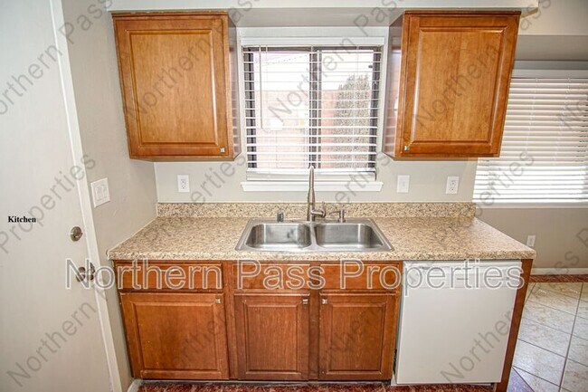 Building Photo - 5125 Round Rock Dr