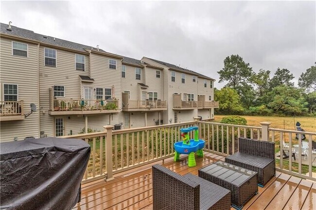 Building Photo - 1304 Pointe View Dr