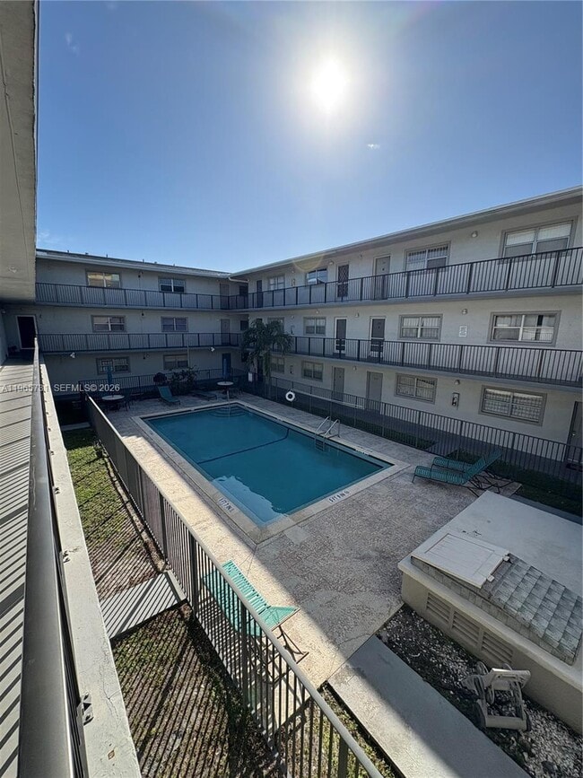 Building Photo - 16215 NE 18th Ct