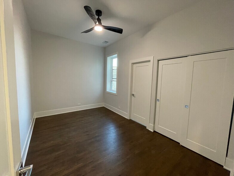 Building Photo - 1647 W Hubbard St