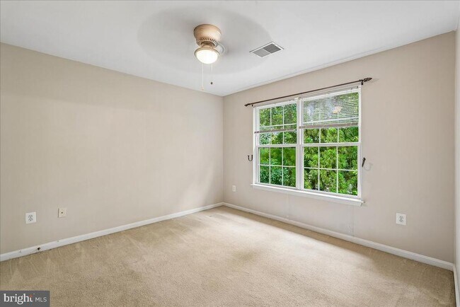 Building Photo - 905 Royal Elm Ct