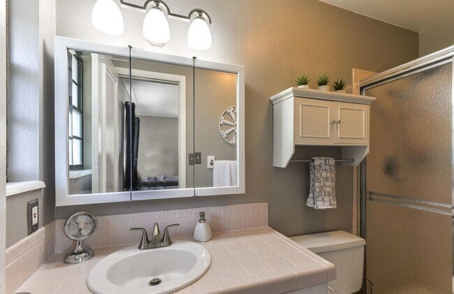 Building Photo - Beautiful 4 Bedroom Home in Midtown Fort Collins!