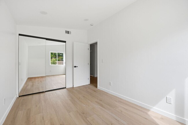 Building Photo - Brand new remodel!