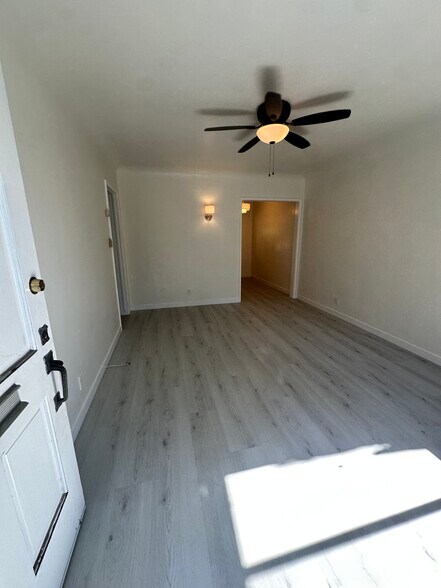 Building Photo - 2538 1/2 Military Ave