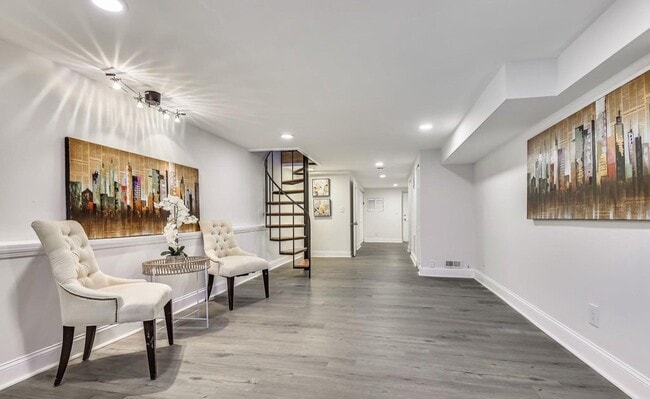 Basement - 504 S Kenwood Ave