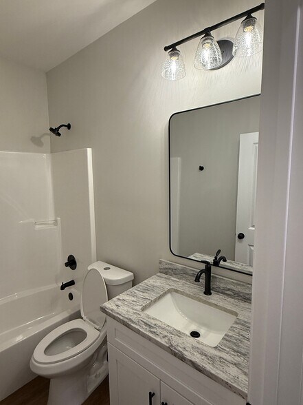 Building Photo - 209 Hoover Dr