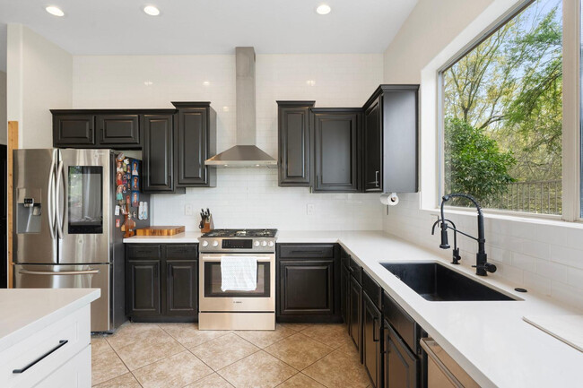 Building Photo - 5404 E Lonesome Trail