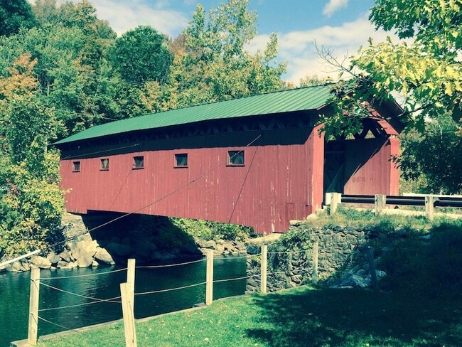 Building Photo - 5451 River Rd