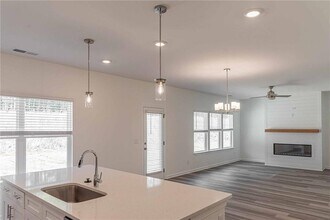 Building Photo - 3378 Skyland Dr