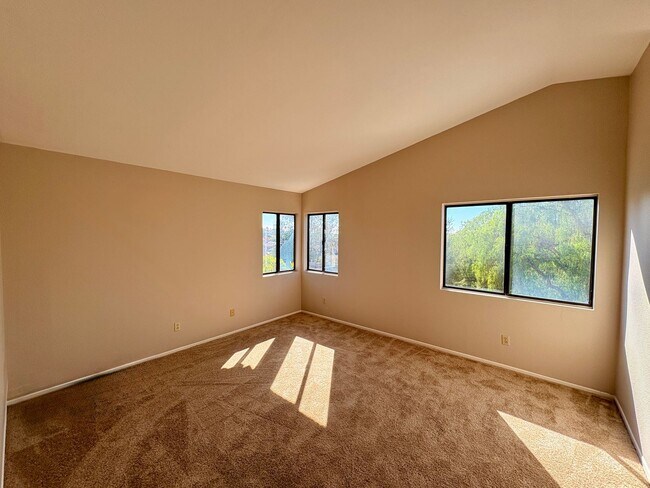 Building Photo - 4BR Large Oceanside Home Near Guajome Lake