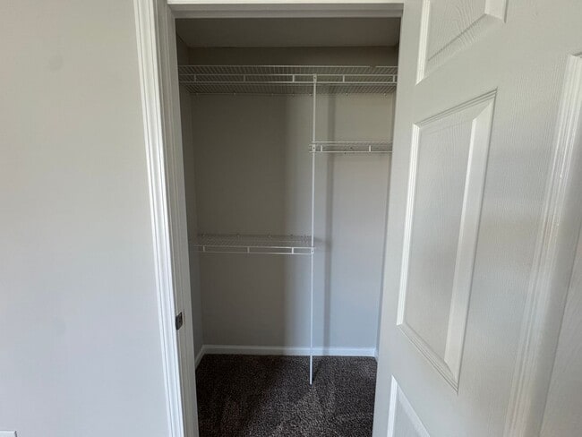 Building Photo - Newly Renovated 3BR 2BA home close to GM, ...