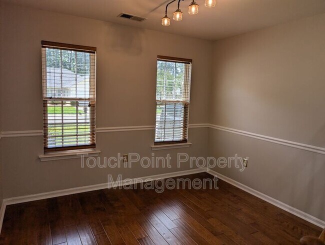 Building Photo - 9935 Redbud Tree Ct