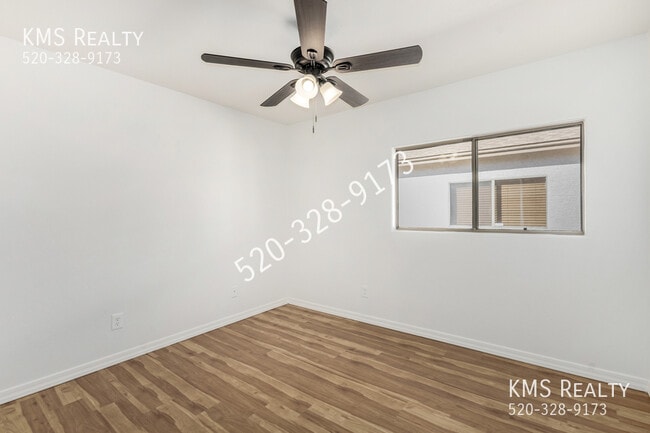 Building Photo - 9945 E Star Vista Dr