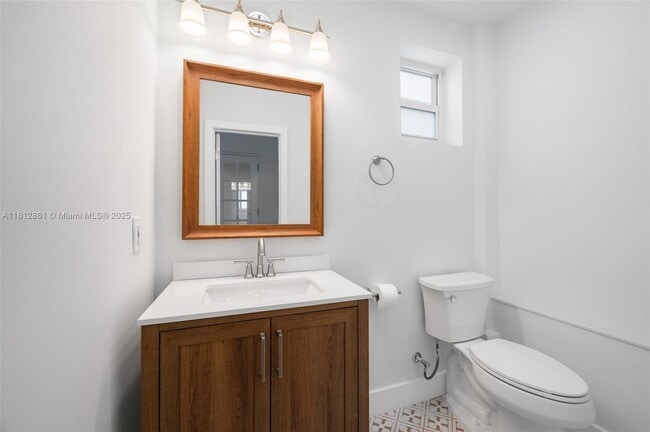 Building Photo - 5775 SW 28th St
