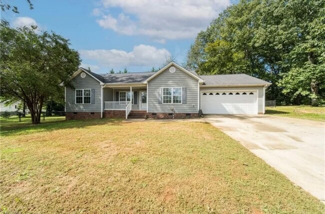 Primary Photo - 119 Bluff Ct