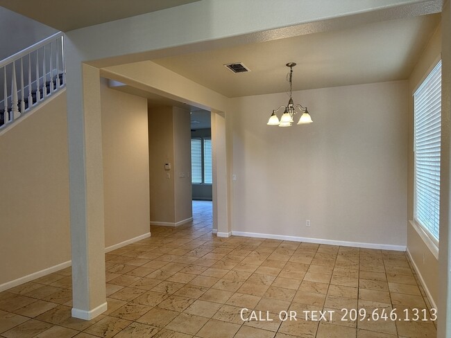Building Photo - 274 Finchwood Dr