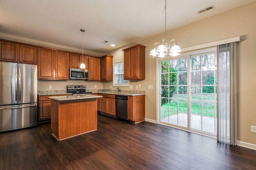 Building Photo - 4049 Laurel Glen Dr